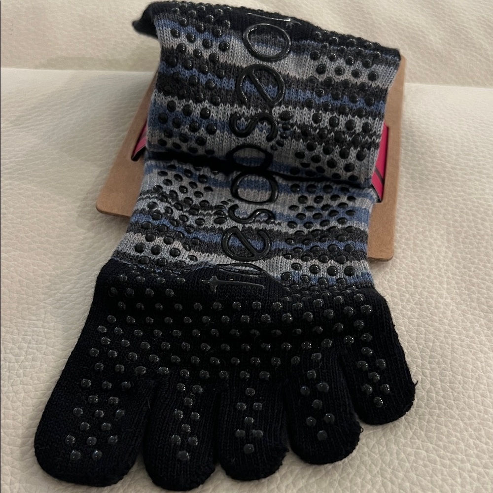 Toesox Bellarina Black and Gray Toe Socks - Picture 2 of 4